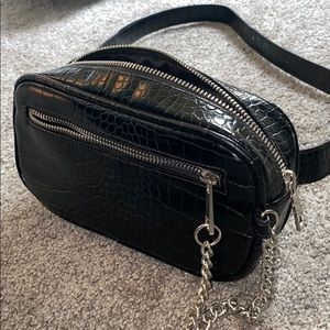 Black fannypack